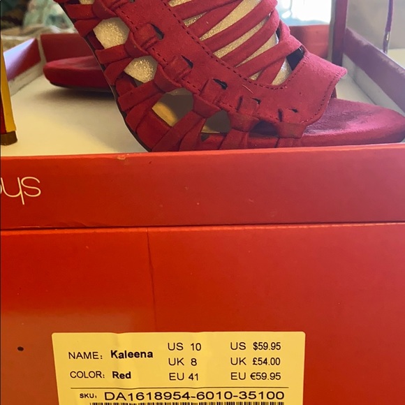 Shoes - Picture 4 of 4